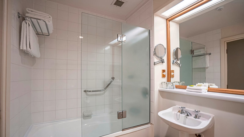 Scenic Hotel Southern Cross 14 - Bathroom Example