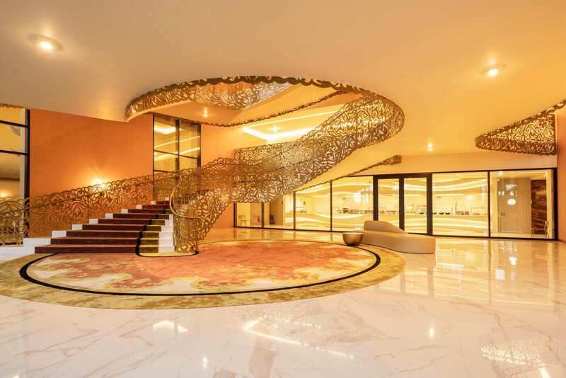 Savoy Palace 92