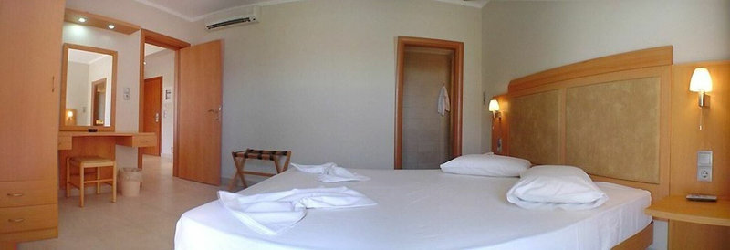Saint Constantin Hotel 13