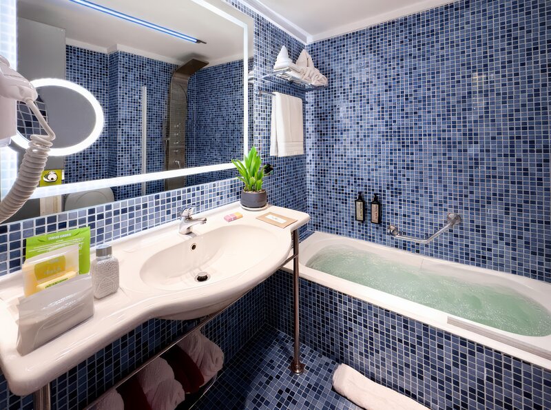 St. George Lycabettus Lifestyle Hotel 97