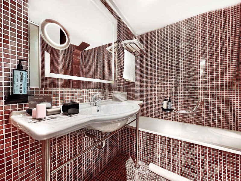 St. George Lycabettus Lifestyle Hotel 98