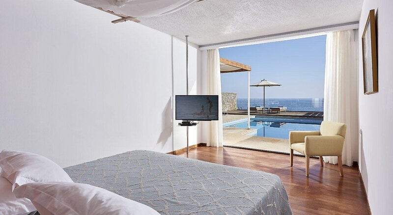 St.Nicolas Bay 54