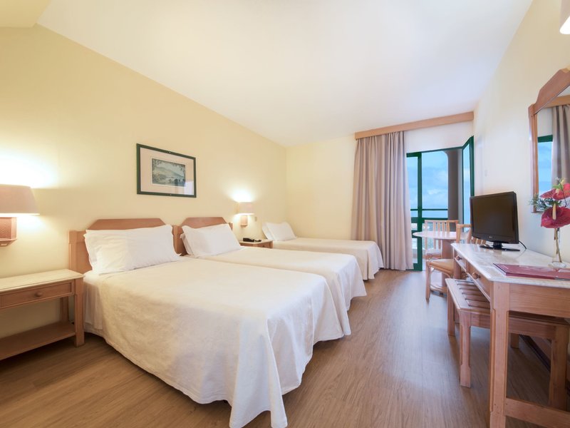 Dom Pedro Garajau 12