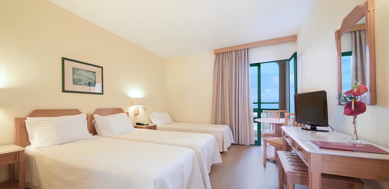 Dom Pedro Garajau 16