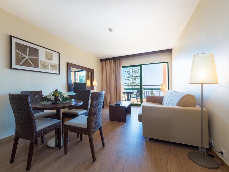 Dom Pedro Garajau 25