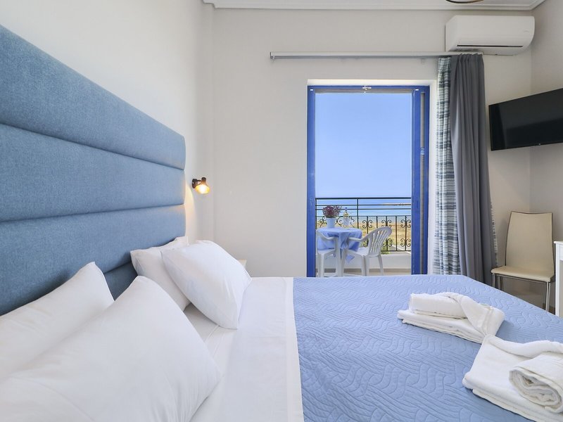 Alexis 43 - Room Example