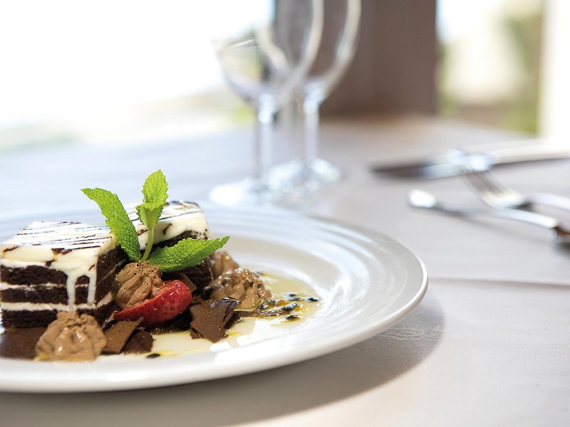 Dom Pedro Madeira - Ocean Beach Hotel 12