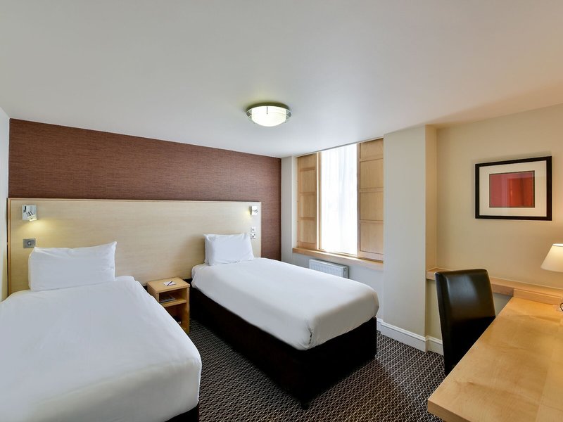 Strand Palace 20