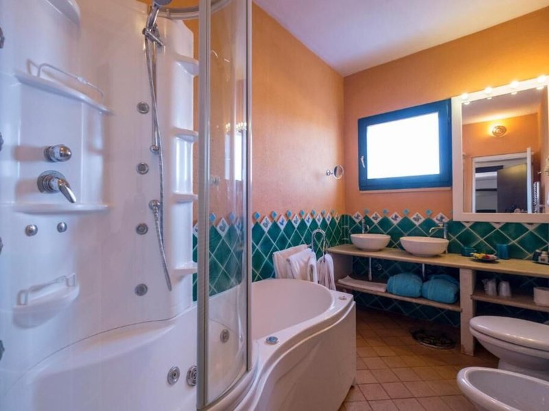 Su Gologone 44 - Bathroom Example