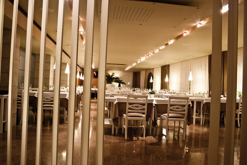 Suave Mar 6 - Restaurant