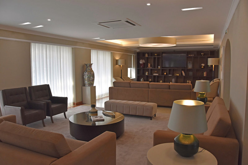 Suave Mar 8 - Lounge / Lobby