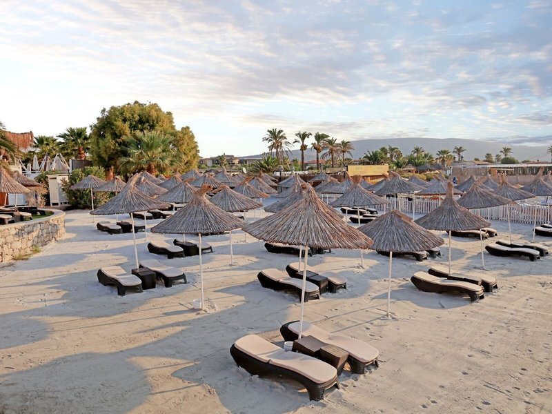 Design Plus Seya Beach  8