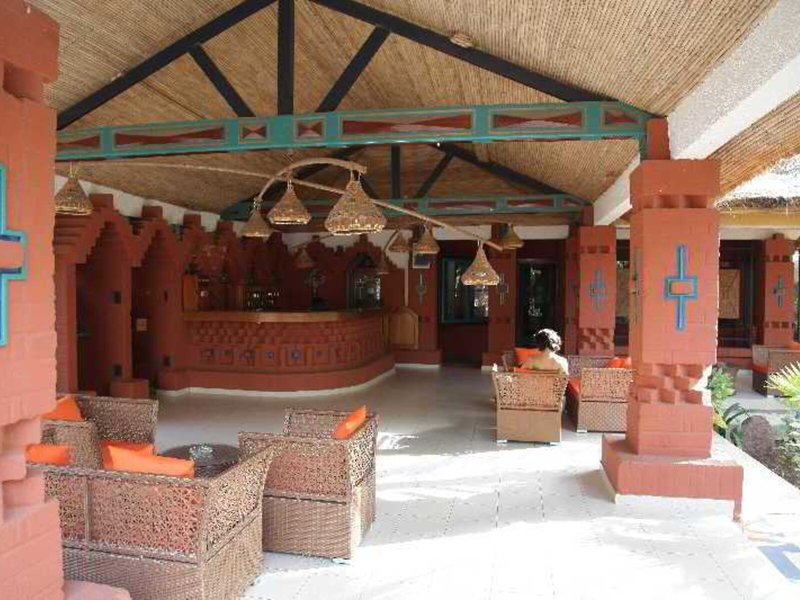 Les Bougainvillees 2