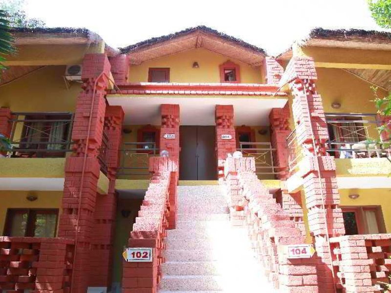 Les Bougainvillees 3