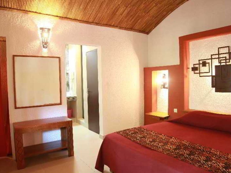 Les Bougainvillees 13