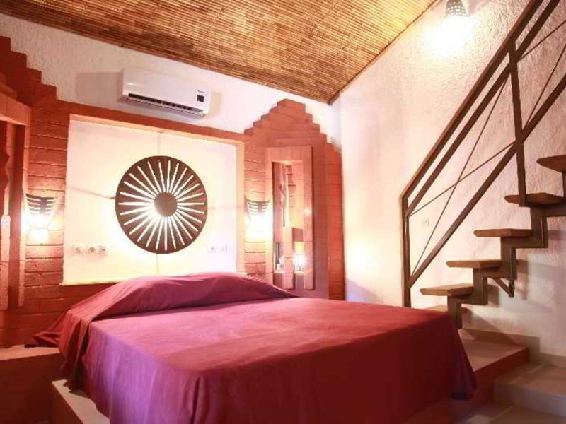 Les Bougainvillees 14