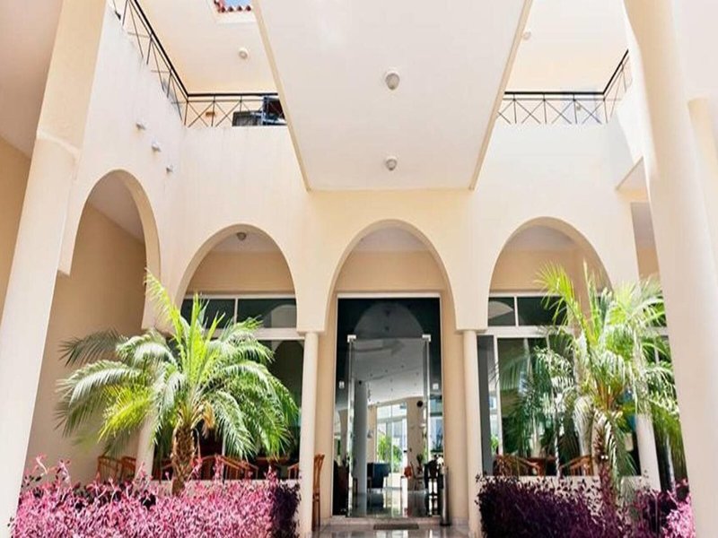 Summerland Hotel & Bungalows 3