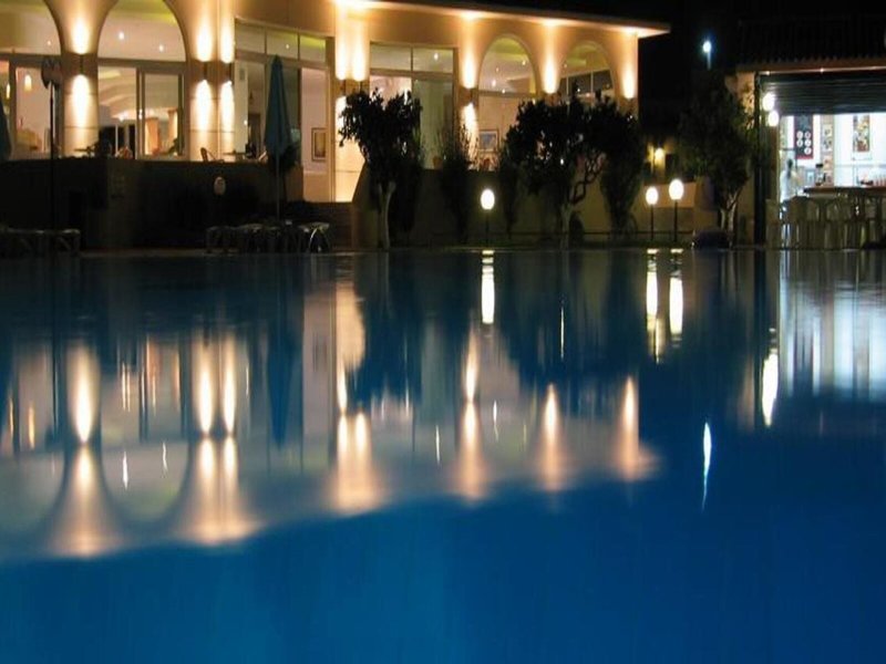 Summerland Hotel & Bungalows 12