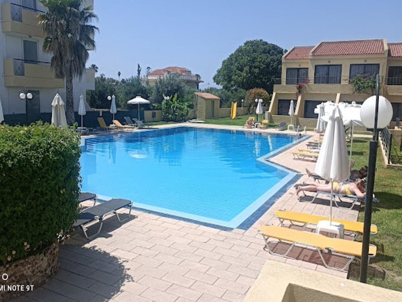 Summerland Hotel & Bungalows 13