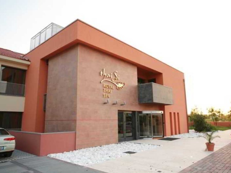 Thai Si Royal Thai Spa & Hotel 1