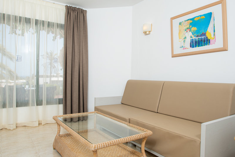 HL Club Playa Blanca Hotel 10