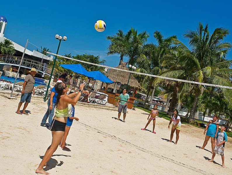 Sunset Marina Resort & Yacht Club 4