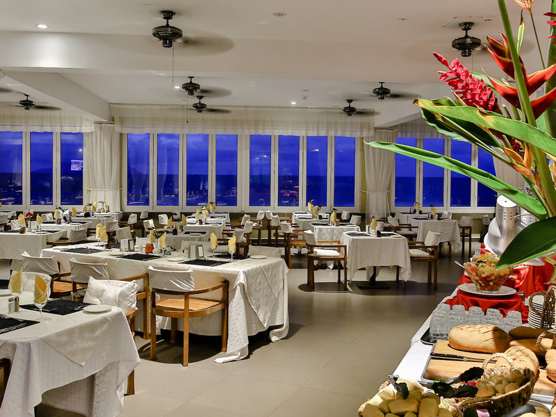 Coral Strand Smart Choice Hotel  32