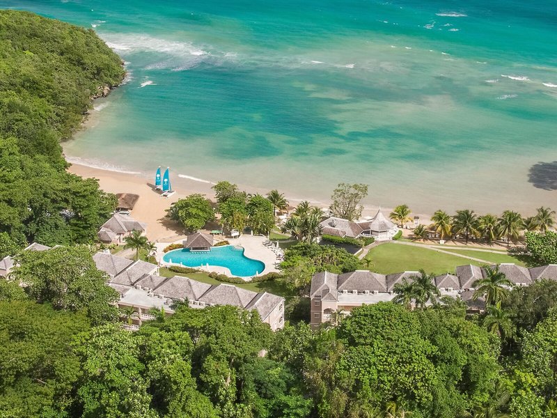 Couples Sans Souci Resort & Spa 8