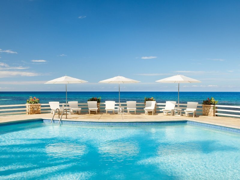 Couples Sans Souci Resort & Spa 9