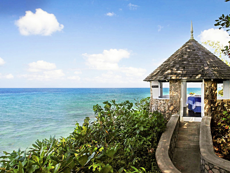 Couples Sans Souci Resort & Spa 11