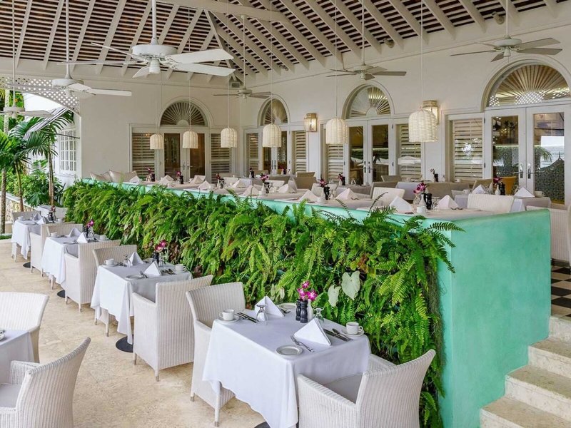 Couples Sans Souci Resort & Spa 14