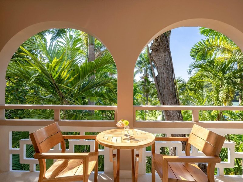 Couples Sans Souci Resort & Spa 35