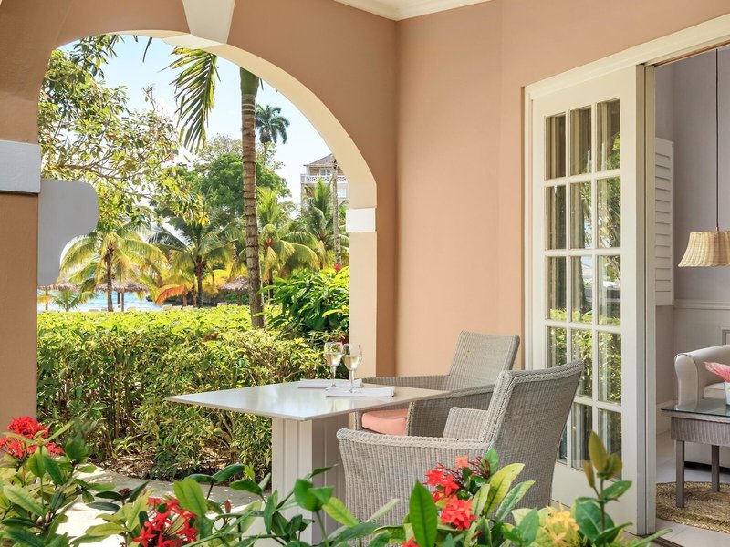 Couples Sans Souci Resort & Spa 37