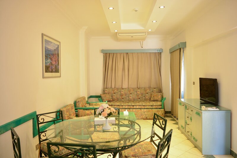 Dive Inn Resort 9