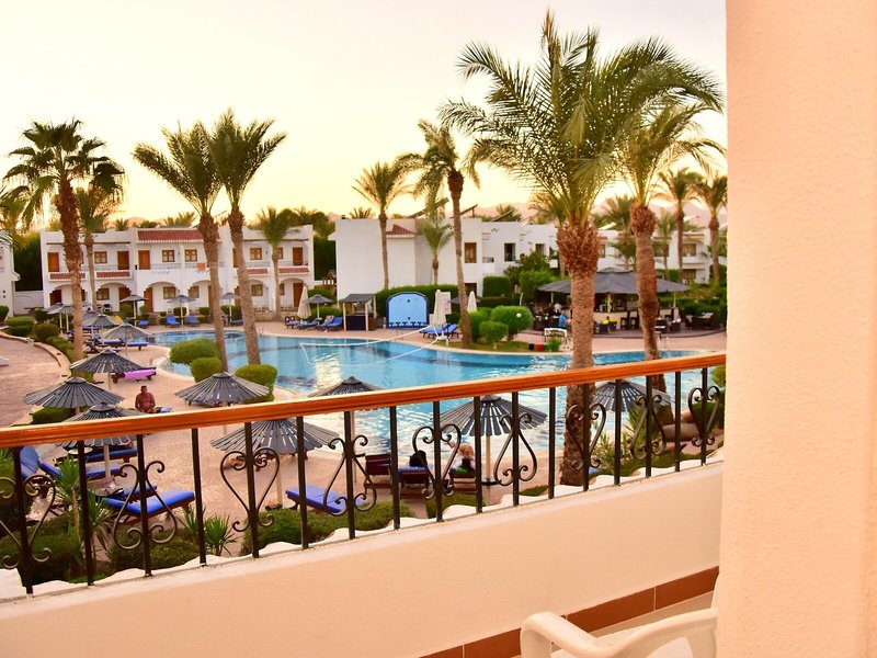 Dive Inn Resort 9