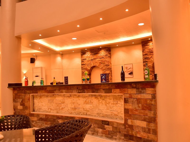 Dive Inn Resort 33