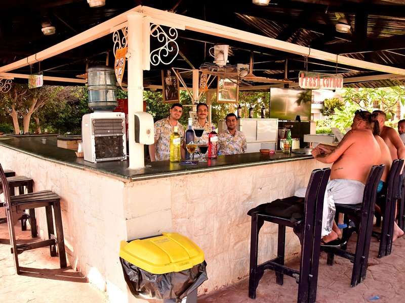 Dive Inn Resort 37