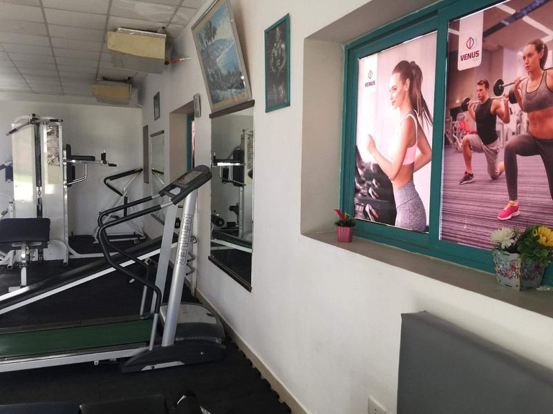 Dive Inn Resort 38