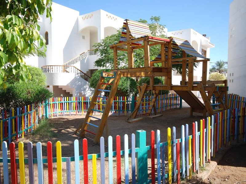 Dive Inn Resort 44