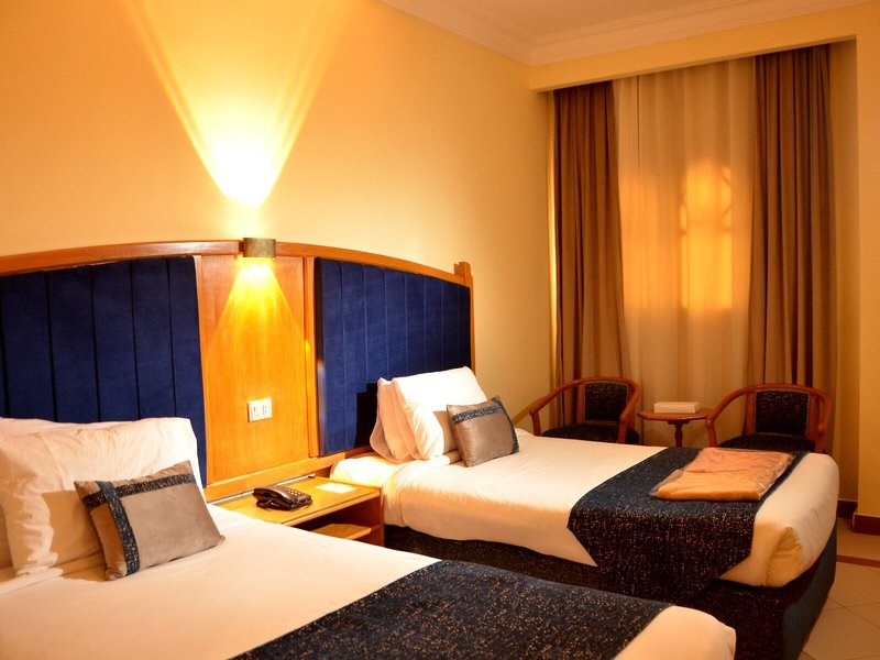 Dive Inn Resort 47