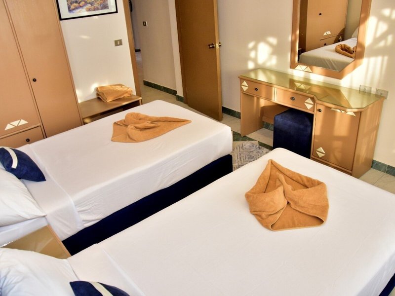 Dive Inn Resort 48