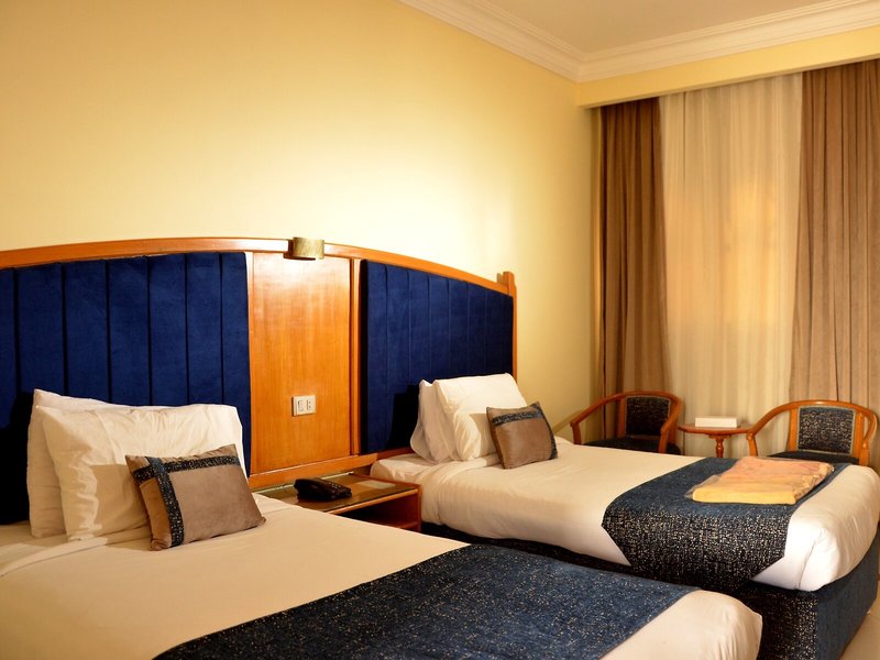 Dive Inn Resort 50