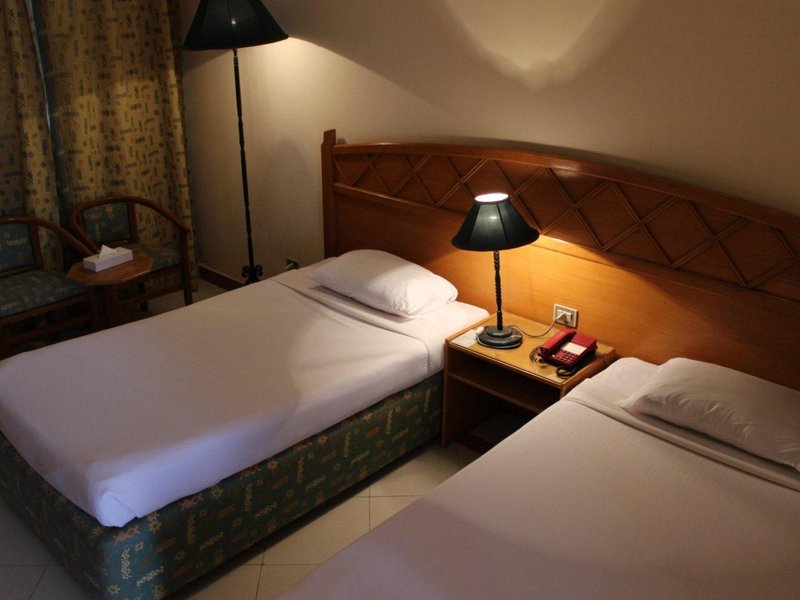 Dive Inn Resort 6