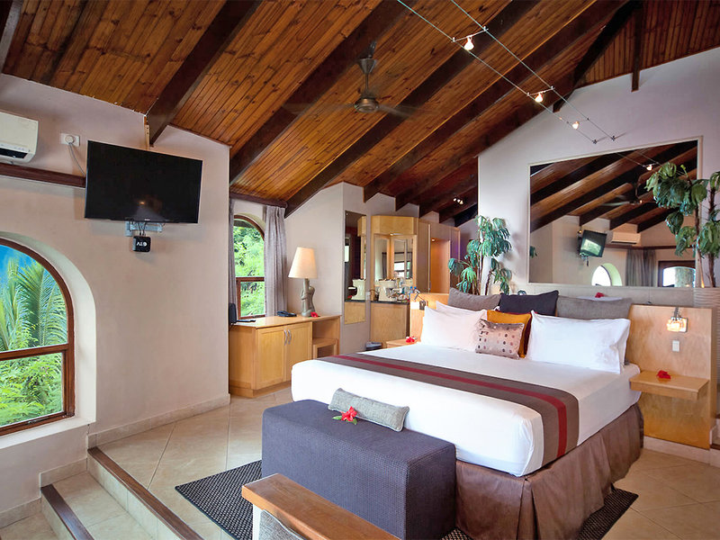 Coco de Mer Hotel & Black Parrot Suites 4