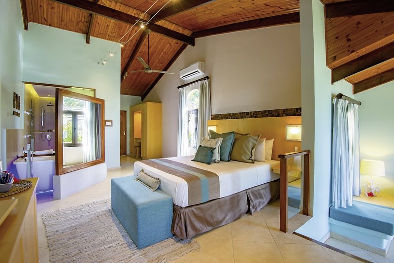 Coco de Mer Hotel & Black Parrot Suites 3