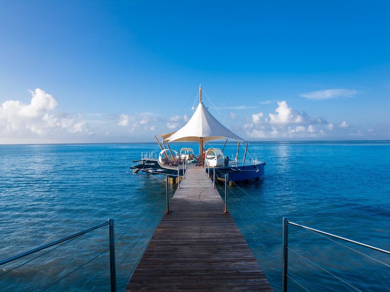 Coco de Mer Hotel & Black Parrot Suites 4
