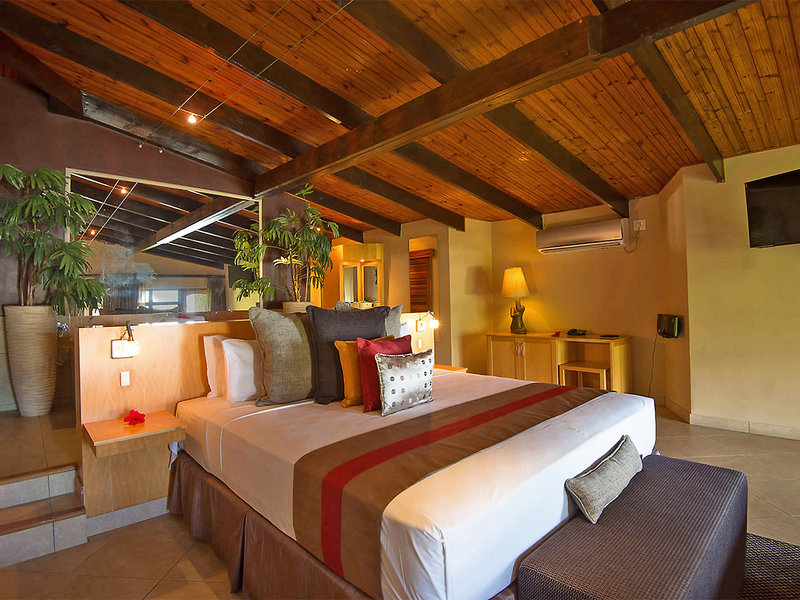 Coco de Mer Hotel & Black Parrot Suites 9