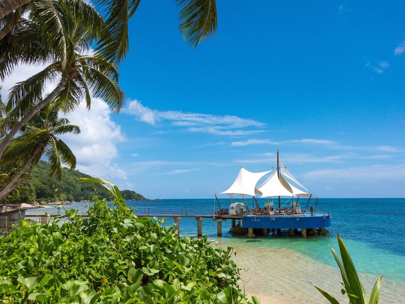 Coco de Mer Hotel & Black Parrot Suites 12