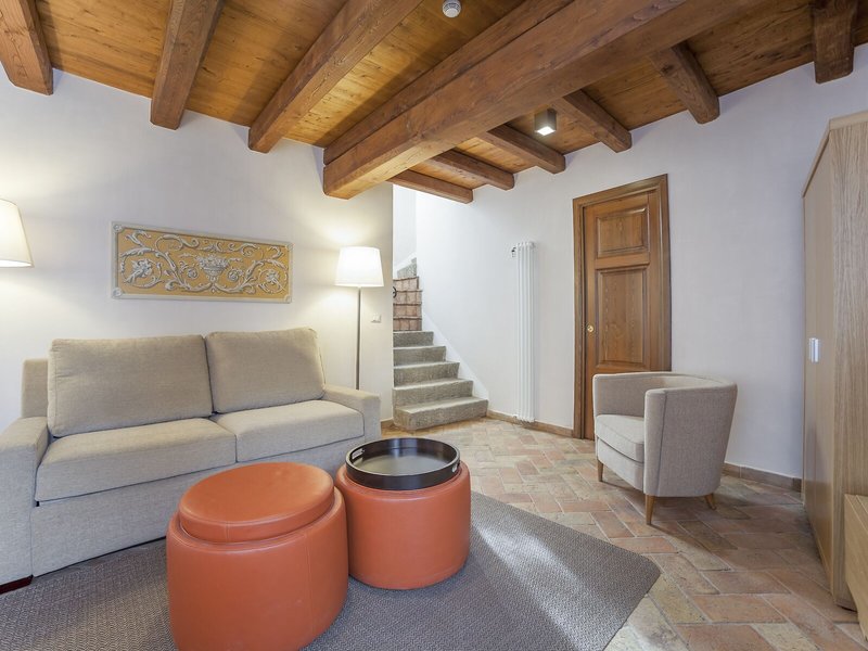 Palazzo Catalani 18