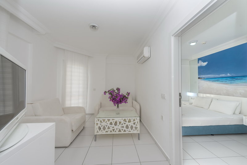 Bendis Beach Hotel 16